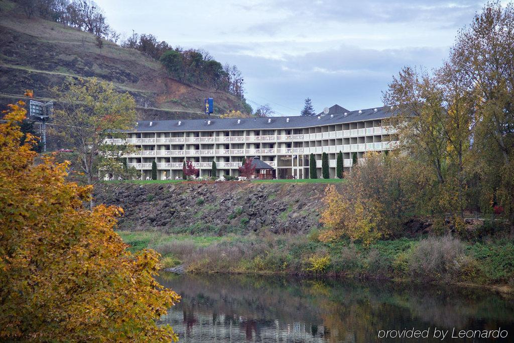 Holiday Inn Express Roseburg By Ihg Ngoại thất bức ảnh